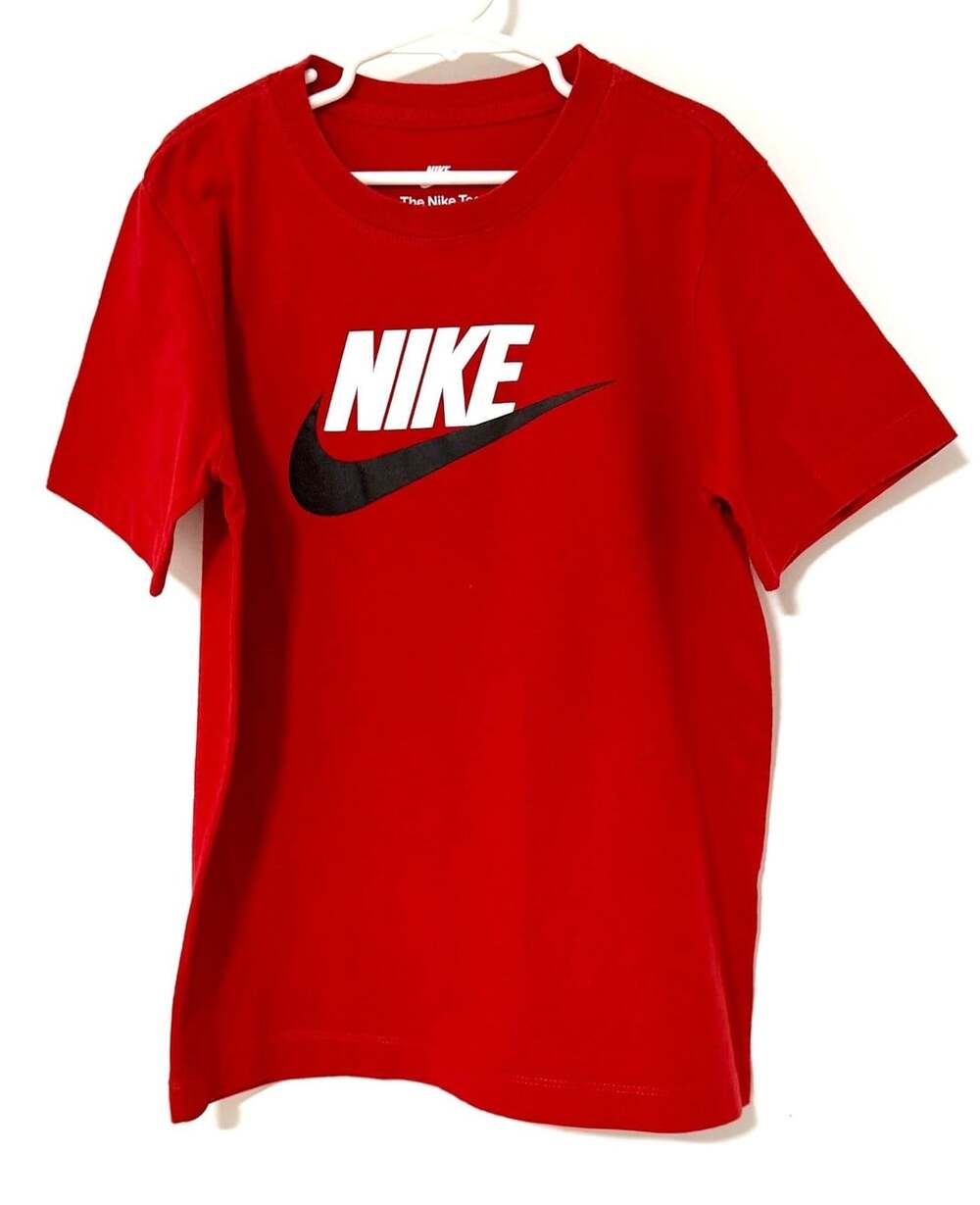 Nike Boys T-Shirt Size M 10-12 Red Big Logo Swoosh Short Sleeve Cotton